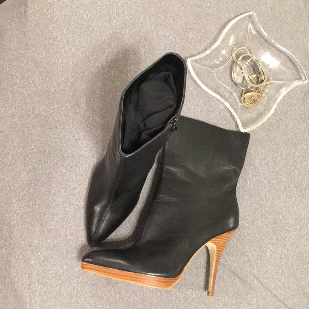 Beautiful S 8 REAL leather boots Bakers LIKE NEW